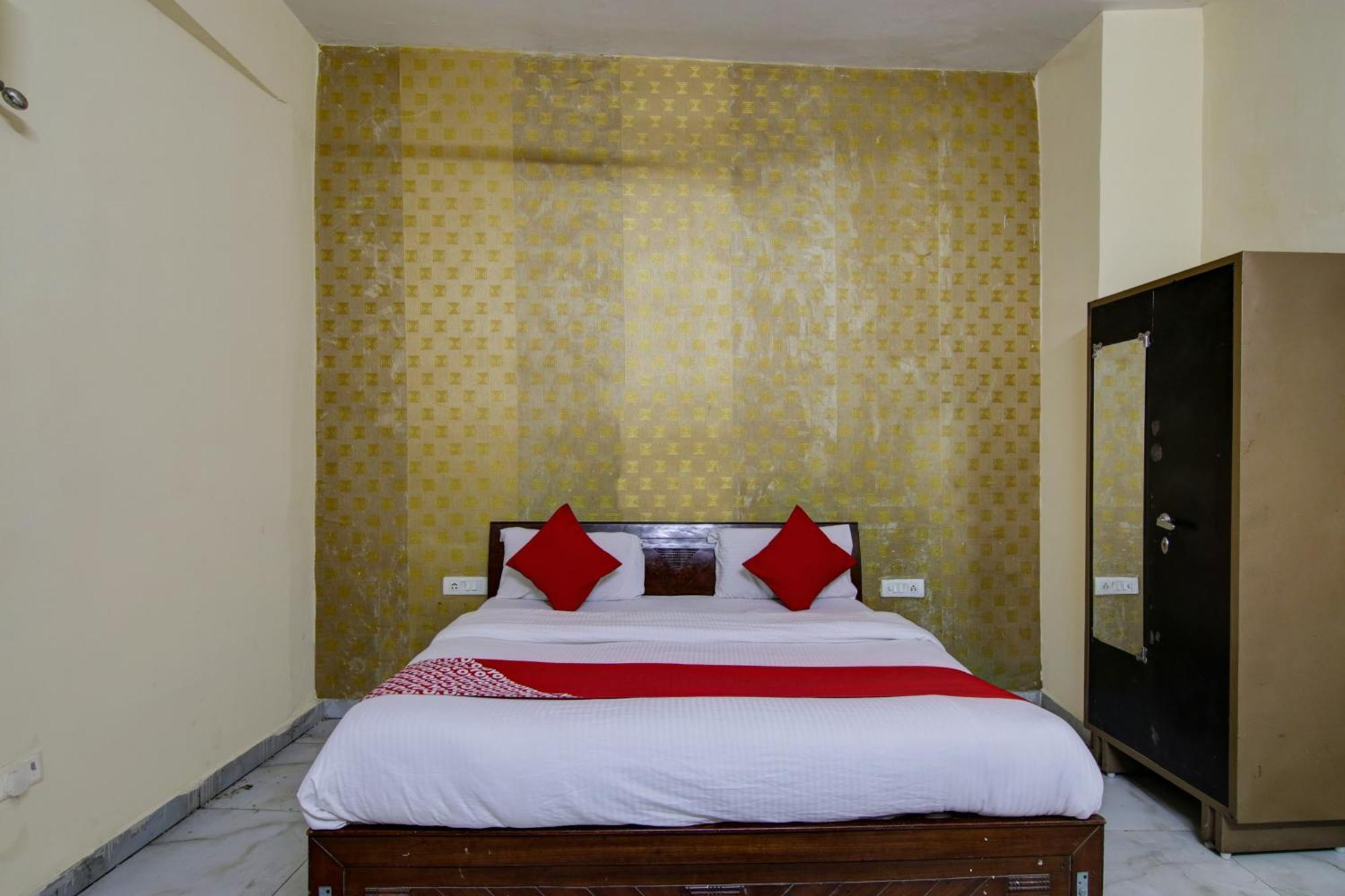 Hotel Yash House New Delhi