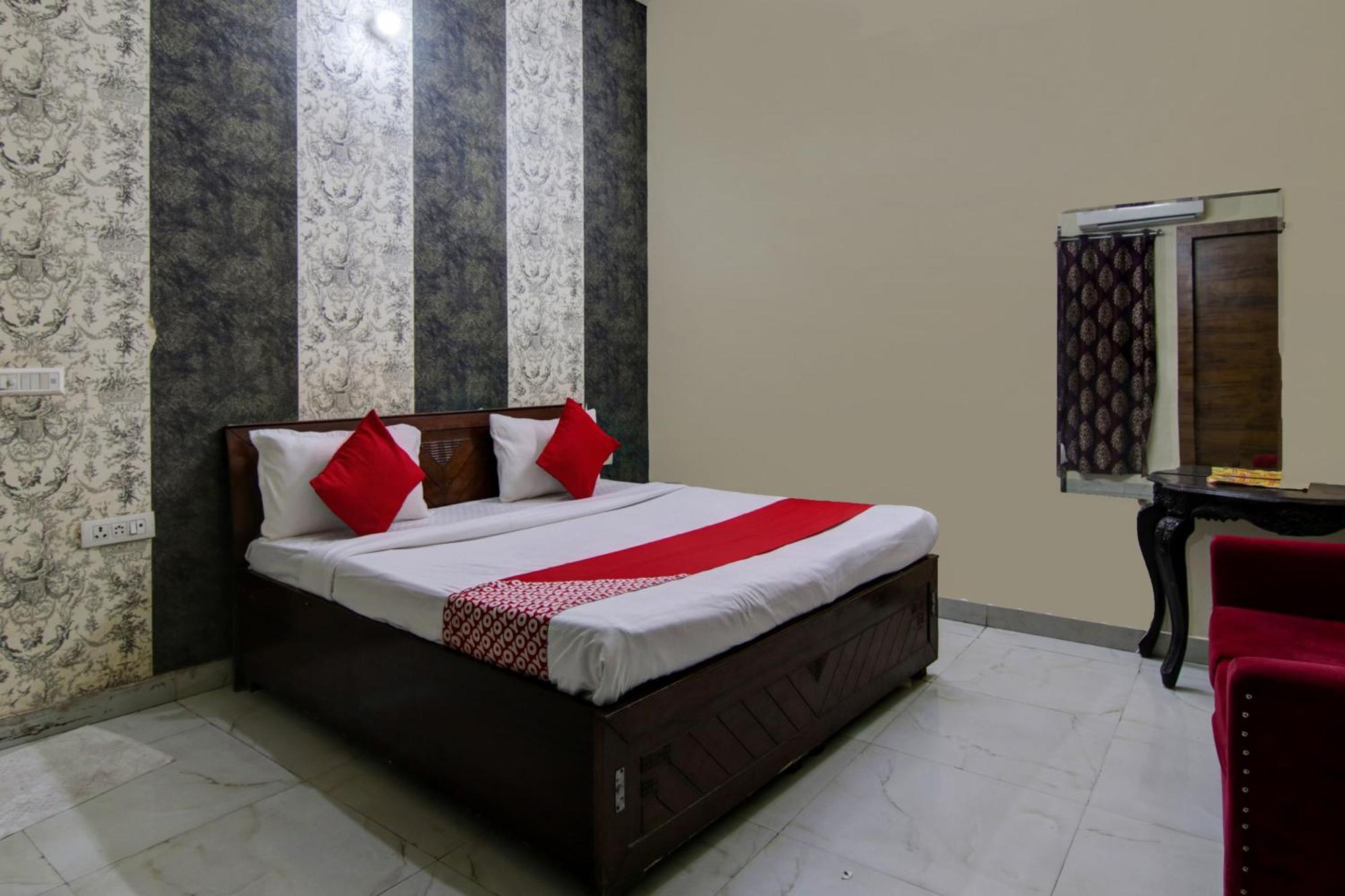 Yash House